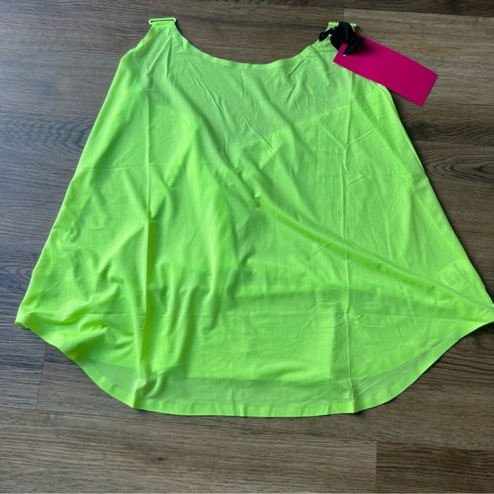 SHEFIT Clip Tank - Picture 2 of 3